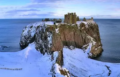Dunnottar_Castle_Winter.webp