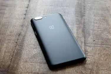 bgr-oneplus-5-1.webp